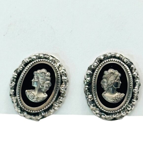 Vintage Whiting & Davis Silver-Tone Clip-On Cameo Earrings Signed - Picture 6 of 6